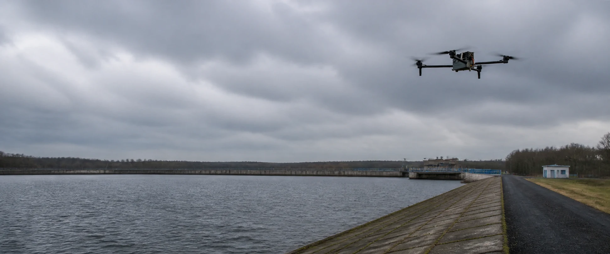 SkyHover above water infrastructure — scenario visualisation